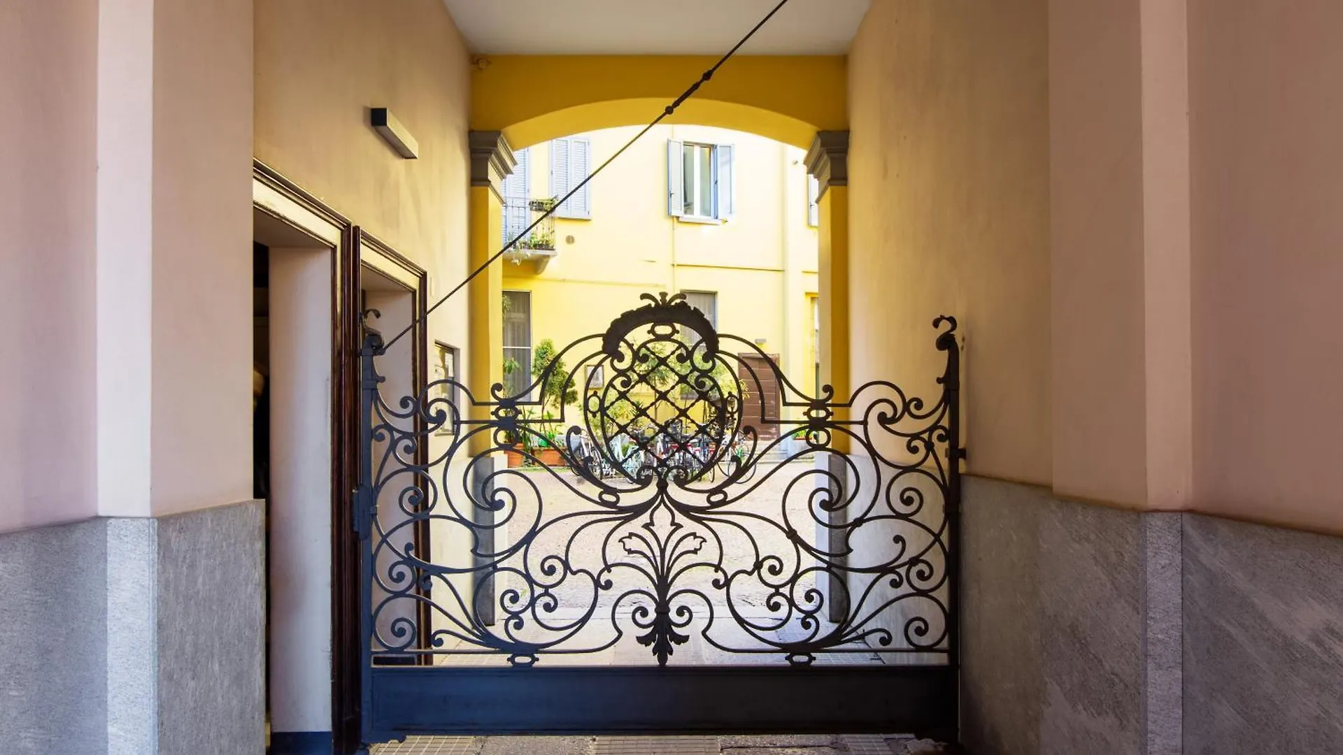 Dimora Garibaldi In Palazzo Storico Apartment Milan Italy